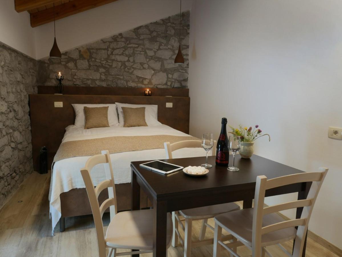 Apartmaji In Sobe Odlicna Hisa Štanjel Exterior foto